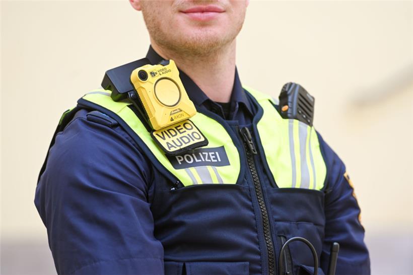 In Deutschland müssen die Bodycams sichtbar an der Uniform getragen werden. Ähnliches ist auch in Luxemburg geplant. 
