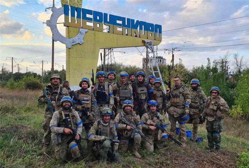 In Fotolaune: Ukrainische Soldaten haben dutzende Ortschaften und Städte zurückerobert 
