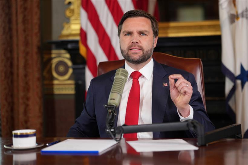 In Gedenken an Charlie Kirk: JD Vance kündigt im Podcast des erschossenen Agitators an, gegen linke Nichtregierungsorganisationen vorzugehen
