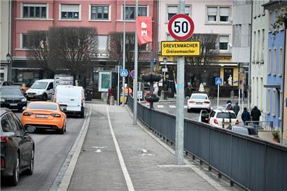 In Grevenmacher herrscht vor der Grenzbrücke immer großer Andrang – schon zu Zeiten, wenn es keine Kontrollen gibt 
