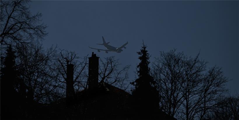 In Hamm fliegen die Maschinen knapp über die Häuser hinweg – nicht nur tagsüber, auch nachts
