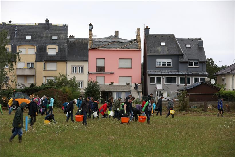 In Käerjeng wurden die Wiesen und Felder gemeinsam von den Trümmern befreit
