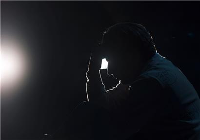 In Luxemburg ist jeder zehnte Einwohner von Depressionen betroffen. Zwar sind nicht alle Betroffene selbstmordgefährdet, jedoch geht vielen Suiziden eine Erkrankung voraus. 
