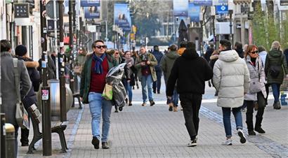 In Luxemburg können am 11. Juni erstmals auch Menschen ausländischer Staatsangehörigkeit ihre Stimmzettel abgeben, die weniger als fünf Jahre im Land leben
