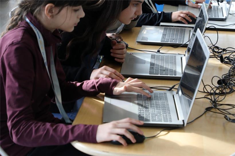 In Luxemburg sind fast sechs von zehn Personen von Hassnachrichten im Netz betroffen
