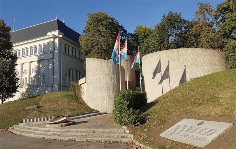 In Luxemburg weist die offizielle Bilanz der Regierung 5.703 Personen aus, die durch den Zweiten Weltkrieg ums Leben gekommen sind
