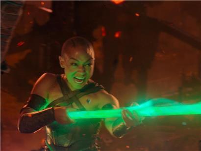 In „The Mortal Kombat II“ gibt der Titel den Ton an: unter anderem Tati Gabrielle kämpft mit Gewalt ums Überleben