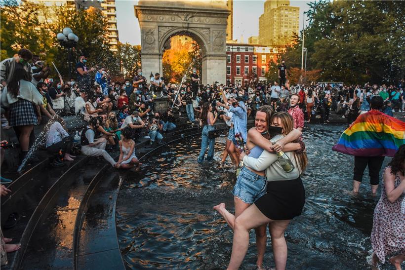 In New York kannte die Freude nach Bidens Wahlsieg keine Grenzen mehr. Inmitten der Feierlichkeiten: die Luxemburgerin Liz Breuer.
