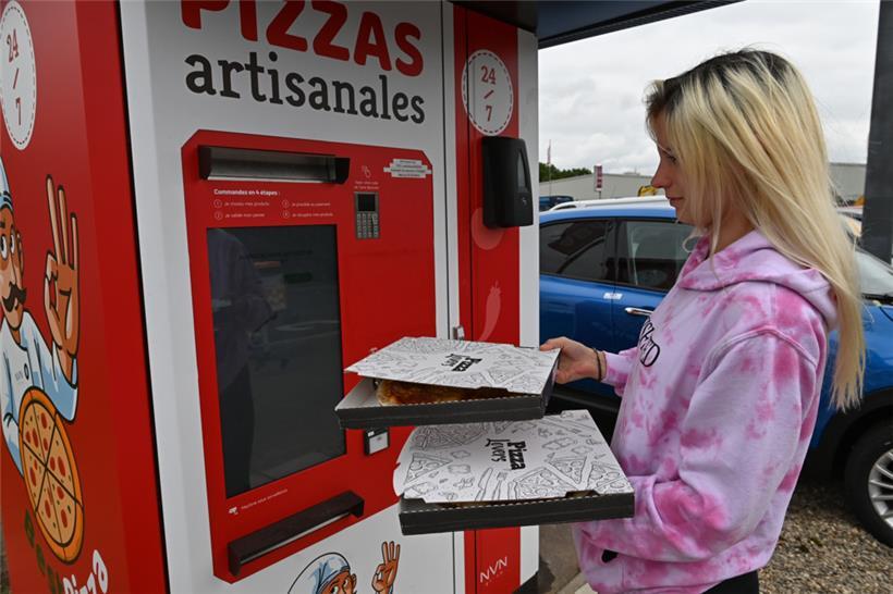 In Niederkorn, Luxemburg-Stadt und Petingen stehen identische Geräte zu diesem in Esch, an denen Kunden Pizza kaufen können
