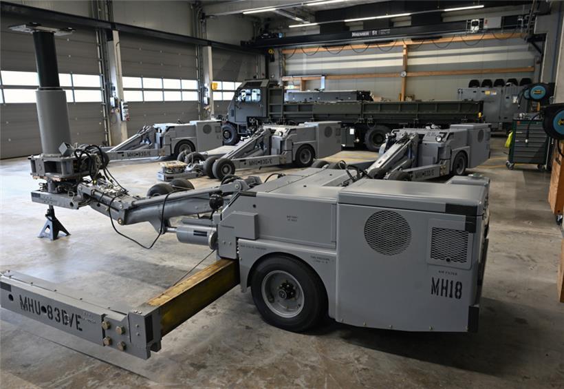 In Sanem werden auch Fahrzeuge gewartet, mit denen die US-Armee Bomben hebt, um ihre Kampfjets zu beladen
