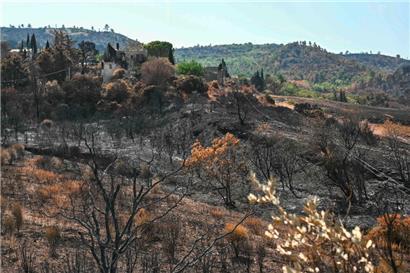 In Südfrankreich kämpft man weiter gegen einen riesigen Waldbrand
