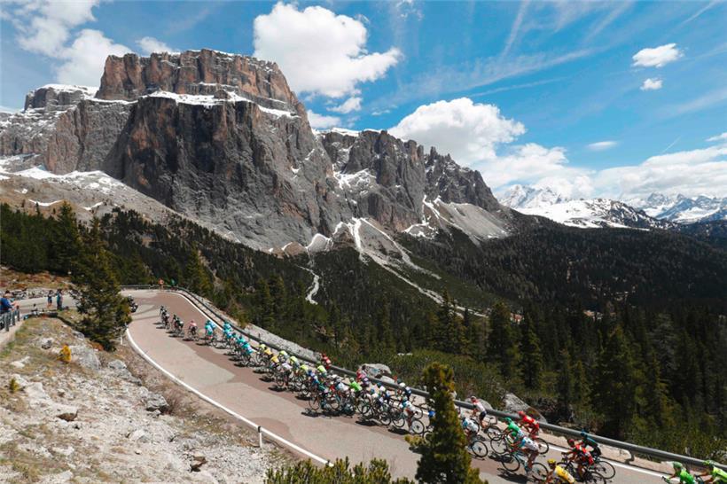 In Woche drei stehen schwere Alpenetappen auf dem Programm
