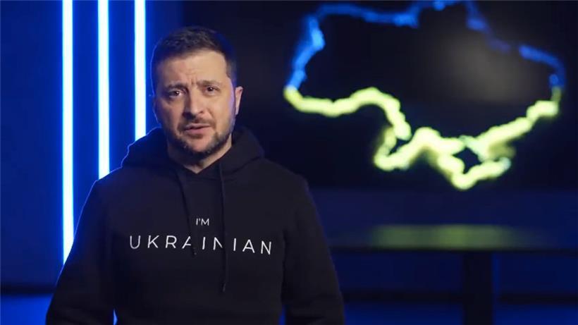 In dem Video betont Selenskyj, dass die Ukraine „mehr als alles andere“ nach Frieden strebe
