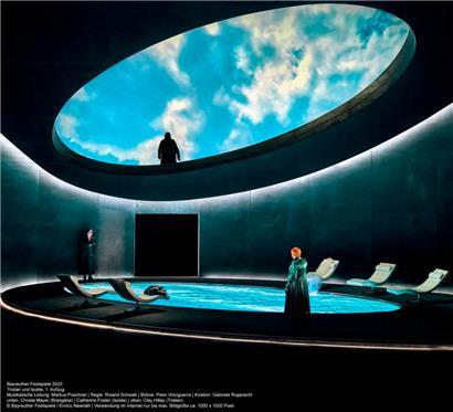 In den Bühnenbildern von Piero Vinciguerra wird Tristan zu einer regelrechten metaphysischen Erfahrung
