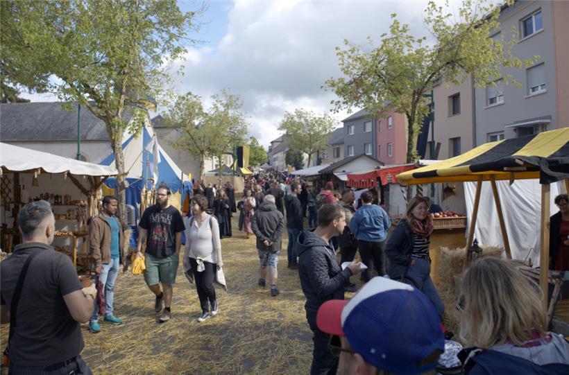 In den Gassen von Butschebuerg herrscht Hochbetrieb am Wochenende
