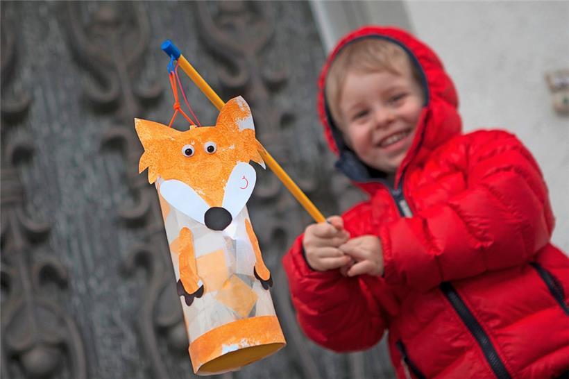 In den Grundschulen wird in den Wochen vor „Liichtmëssdag“ gerne an kreativen Lampions gebastelt
