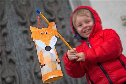 In den Grundschulen wird in den Wochen vor „Liichtmëssdag“ gerne an kreativen Lampions gebastelt
