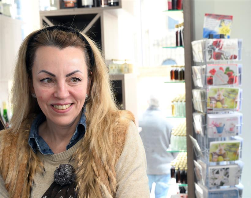 In den Straßen rund um den Souvenirladen, in dem Avgustina Lacentra arbeitet, wa...