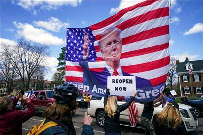 In den USA protestieren Bürger für eine Öffnung – ihr Präsident Donald Trump unterstützt sie dabei

