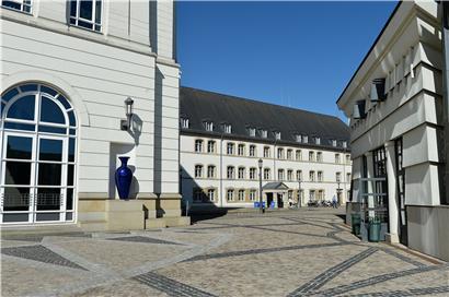 In der „Cité judiciaire“ könnte es bald wieder mehr Betrieb geben: Auch hier ist der Anfang vom Ende der Corona-Ausnahmesituation in Sicht. 
