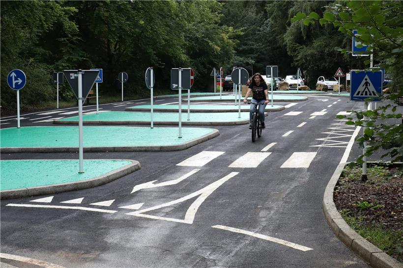 In der Differdinger „Vëlosschoul“ wurden ideale Bedingungen für Radfahrer geschaffen. Das ist jedoch nicht überall in der Gemeinde der Fall. 
