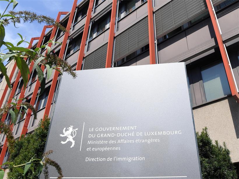 Durchsuchung bei der Direction de l’immigration des Regierung, Polizeiaktion zur Kontrolle von Einwanderungsdokumenten