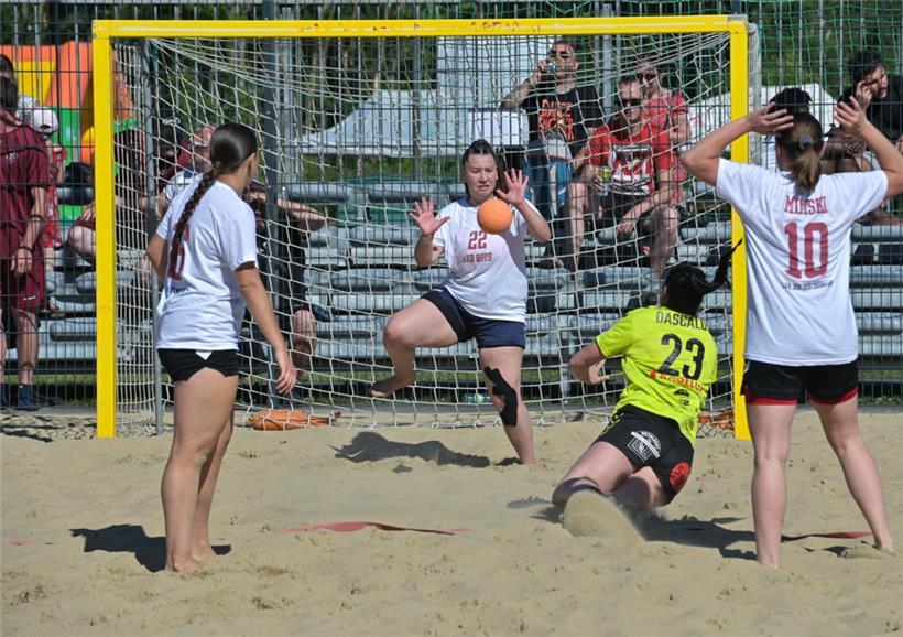 In der Halle und im Sand war der HB Käerjeng (in Grün) in dieser Saison unschlagbar
