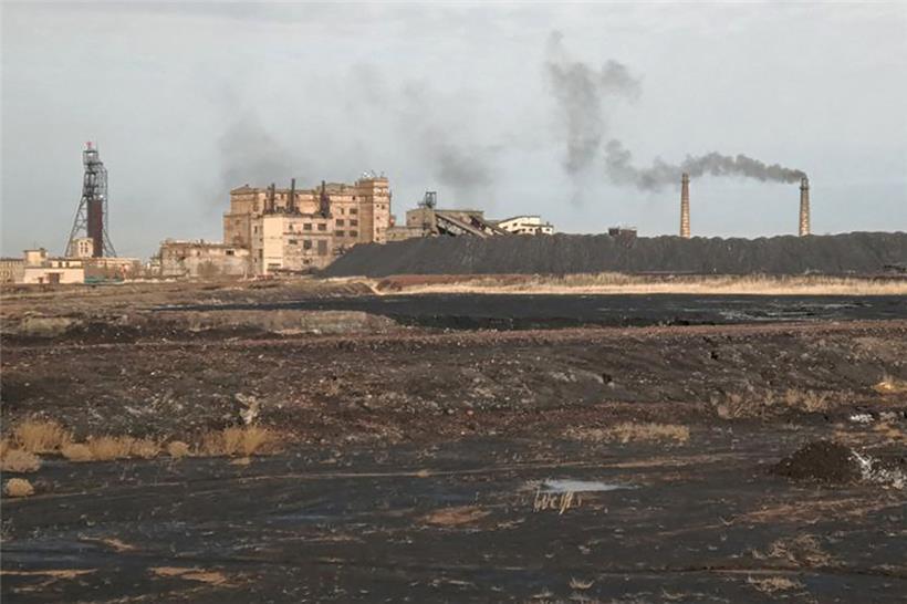 In der Kostyenko-Mine im kasachischen Karaganda sind 46 Arbeiter bei einem Feuer gestorben. Das Foto zeigt die Grube am 28. Oktober.
