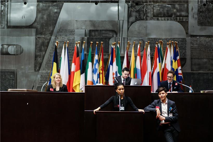 In der Mentalität Gleichaltriger erkennt Jana ein positives Umdenken, doch bis d...