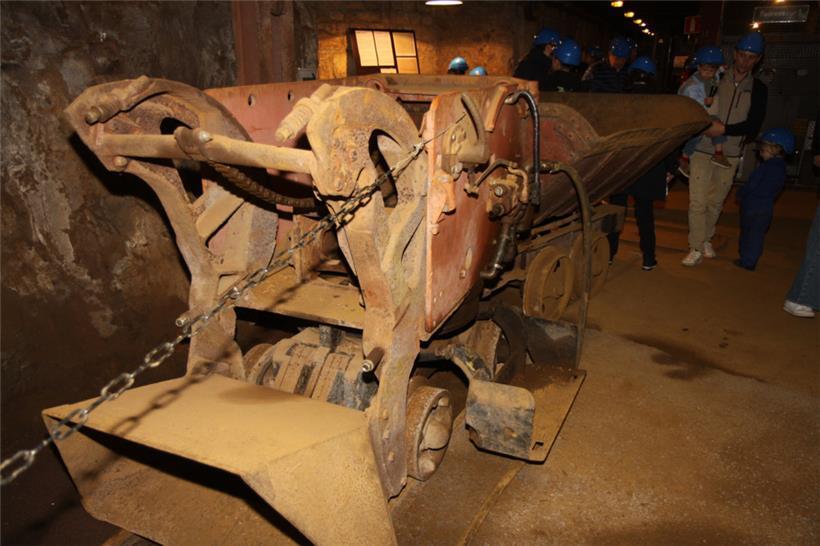 In der Mine selbst können Besucher die schweren Geräte begutachten, mit denen do...