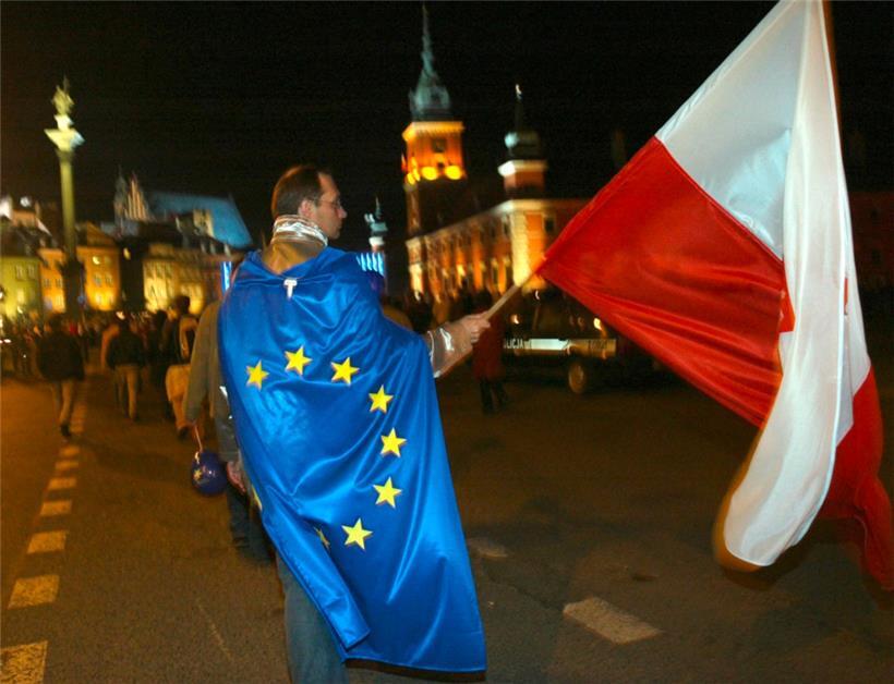 In der Nacht vom 30. April auf den 1. Mai 2004 feierten die Polen den Beitritt in die Europäische Union
