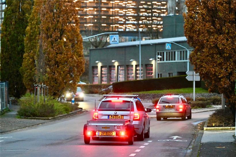 In der Nähe des Kreisverkehrs in Steinbrücken wird ein neuer Zebrastreifen angelegt
