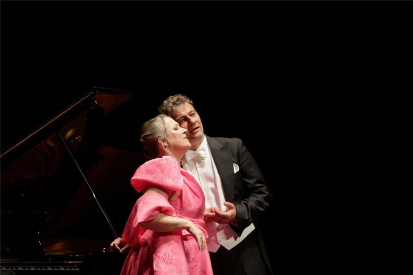 In der Philharmonie: Diana Damrau (l.) und der Tenor Jonas Kaufmann (r.)
