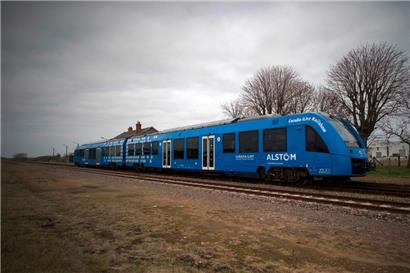In der Testphase: In Frankreich rollt ein mit Wasserstoff betriebener Zug über die Schienen
