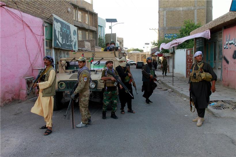 In der afghanischen Stadt Herat bereitet sich eine private Miliz auf den Kampf mit den Taliban vor

