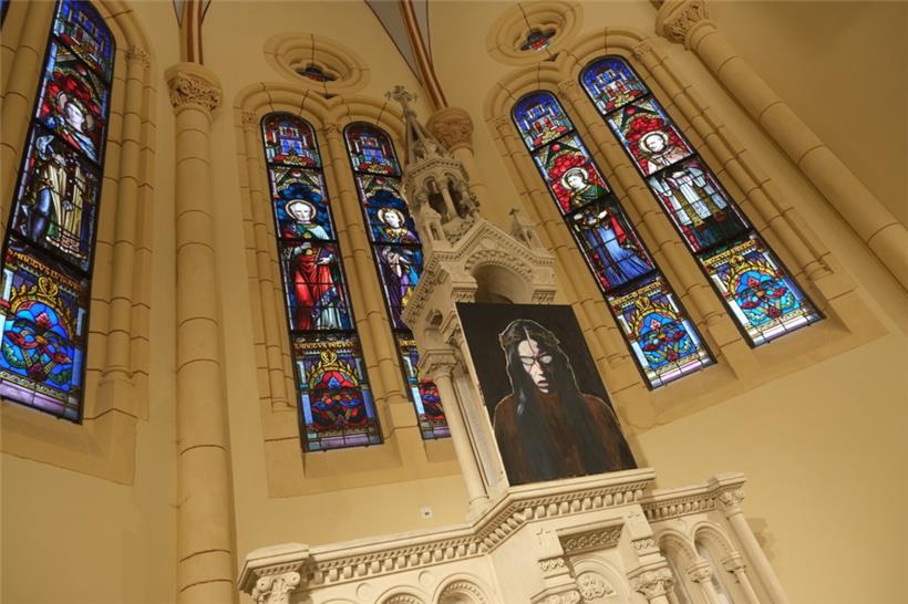 In der entweihten Sainte-Barbe-Kirche: düstere Kunst von Alessio Sciamanna
