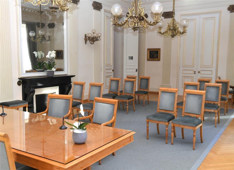 In der größten Gemeinde des Landes werden die Stühle in dem für Hochzeiten vorgesehenen Raum am 22. Februar 2022 leer bleiben – nicht nur dort
