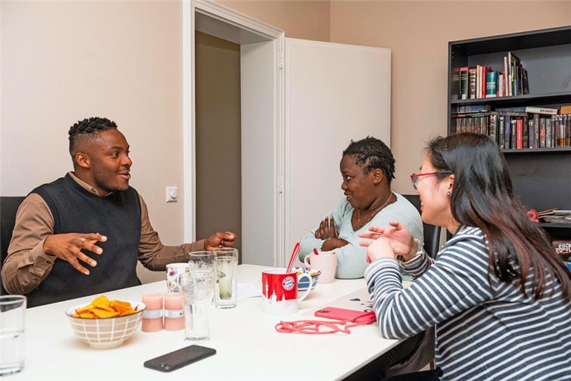 In der inklusiven Wohngemeinschaft in Niederkorn wird gerne miteinander diskutiert – aber öfters noch zusammen gelacht
