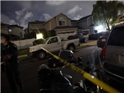 In der kalifornischen Stadt Torrance durchsucht die Polizei wenig später das Woh...