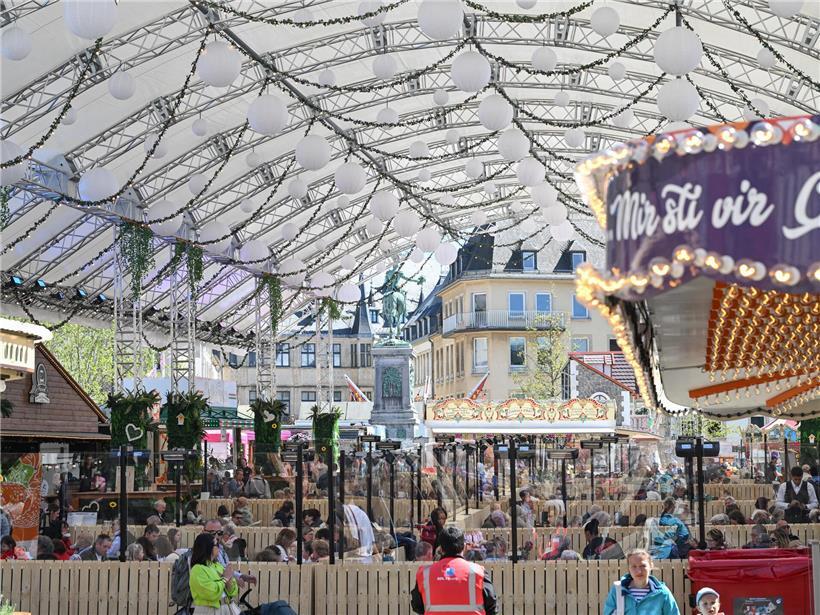 Mäertchen 2024 mit neuem Design und traditionellem Stil, symbolisch für regionale Bräuche und Feste