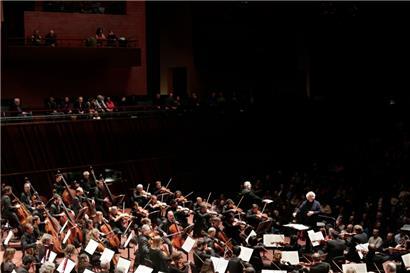 In diesem Münchner „Siegfried“ hat man nun wirklich alles aufgeboten, um ein Maximum an sängerischer Kunst und Kultiviertheit auf die Bühne zu bringen
