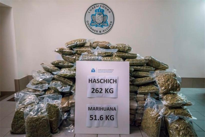 In einem Kleintransporter fanden luxemburgische Zollbeamte 262 Kilogramm Haschisch und 51,6 Kilogramm Marihuana
