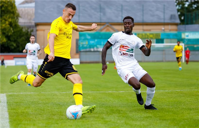 In ersten Saisonspiel gegen UT Petingen war Edvin Muratovic (l.) einer der Besten auf dem Platz
