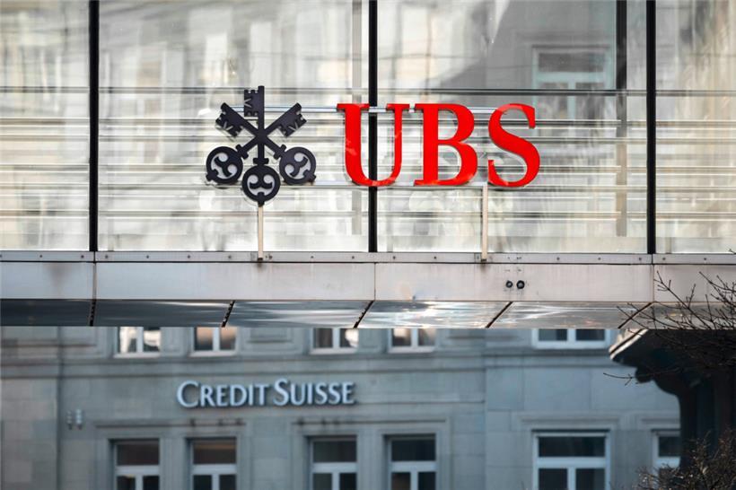 In letzter Sekunde: Die Schweizer Großbank UBS übernimmt den Finanzriesen Credit Suisse
