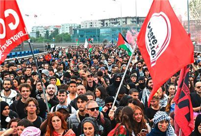 In mehreren Städten – wie hier in Mailand – kam es am Freitag zu Solidaritätskundgebungen mit der von Israel abgefangenen Hilfsflotte für den Gazastreifen
