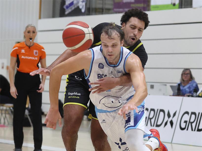 In seinem ersten Spiel der Saison kommt Oliver Vujakovic direkt auf 26 Punkte und zwölf Rebounds