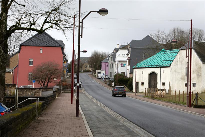 In unmittelbarer Nähe zum Rathaus und dem Hauptplatz der Gemeinde zeugen blökend...