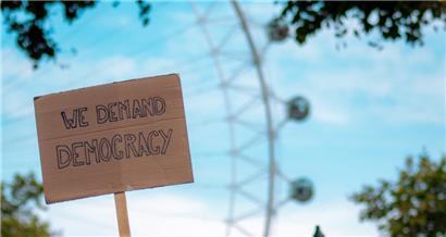 In welche Richtung soll die Demokratie gehen?
