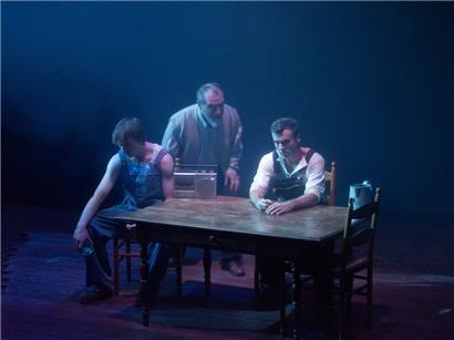 In „A l’ouest d’Arkham“ spielen (v.l.n.r.) Lucas Jacquemain, Joël Delsaut und Jérôme Varanfrain eine Neuversion von H.P. Lovecrafts „The Colour Out of Space“ nach
