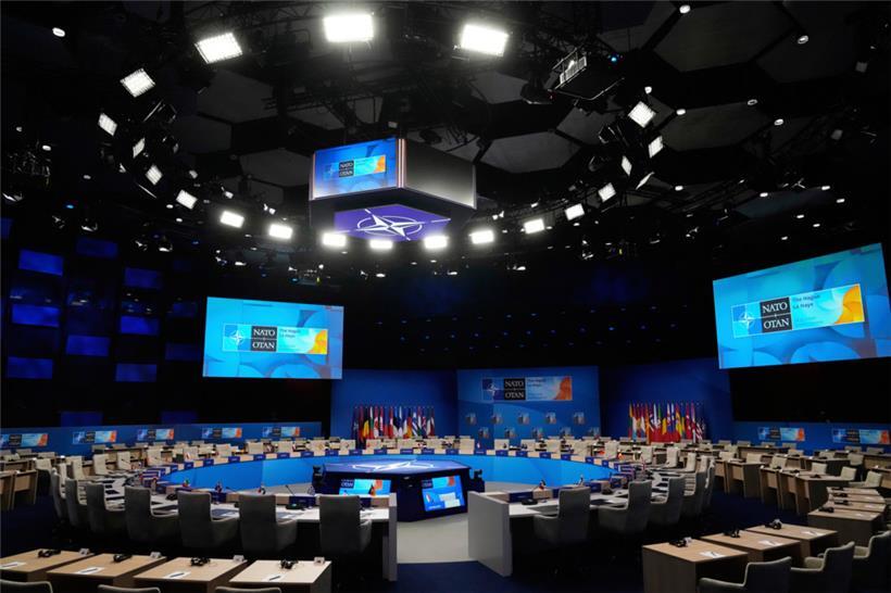 Innenansicht des Konferenzsaals für den bevorstehenden NATO-Gipfel in Den Haag
